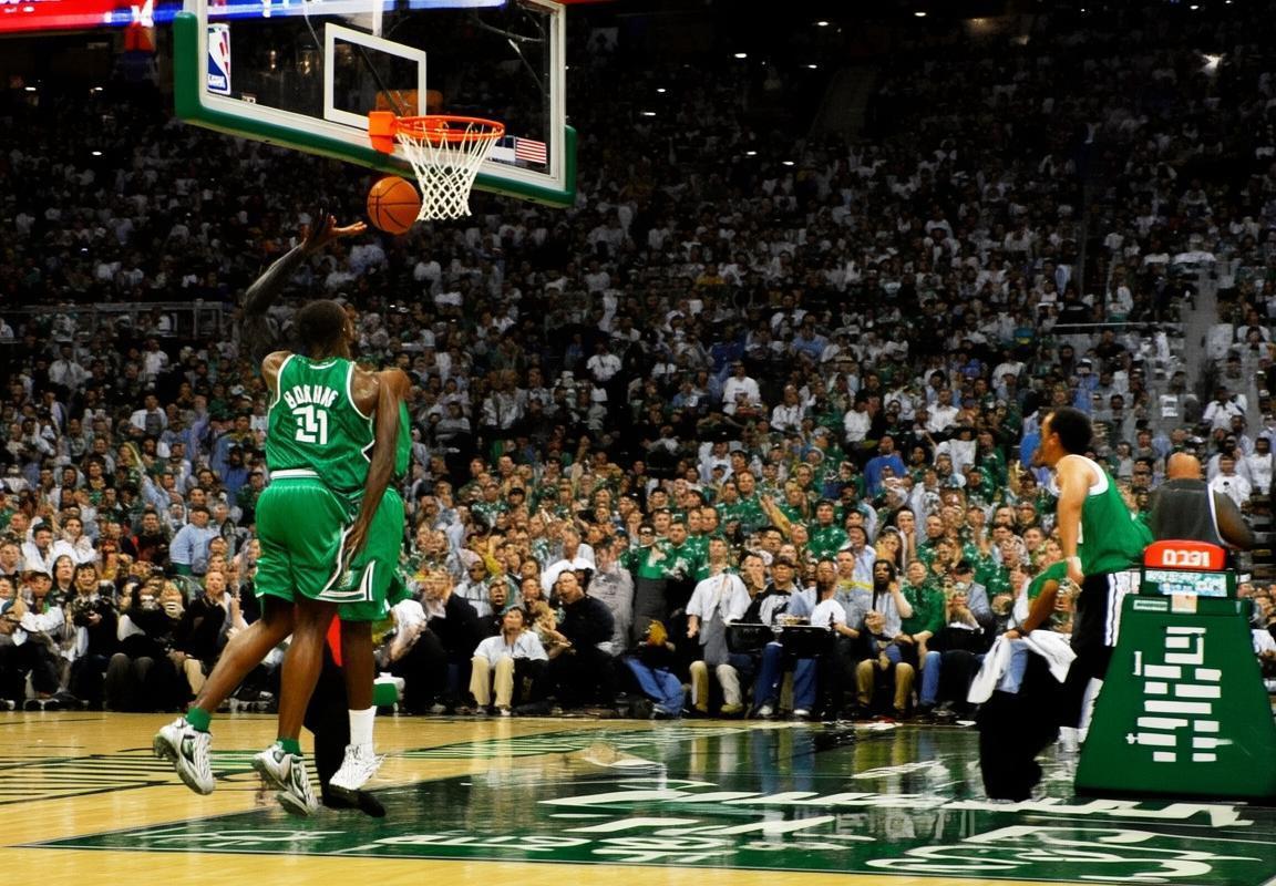 2009年NBA季后赛掘金对黄蜂：安东尼与保罗巅峰对决及战术解析(图4)